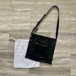 m0851 Crossbody/Shoulder Black Leather Purse